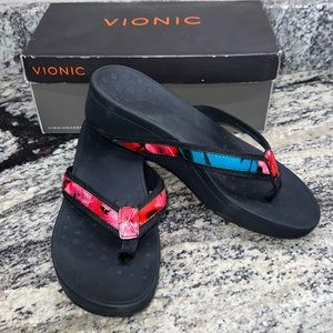 COPY - Vionic pacific high tide black floral shoes, size 9